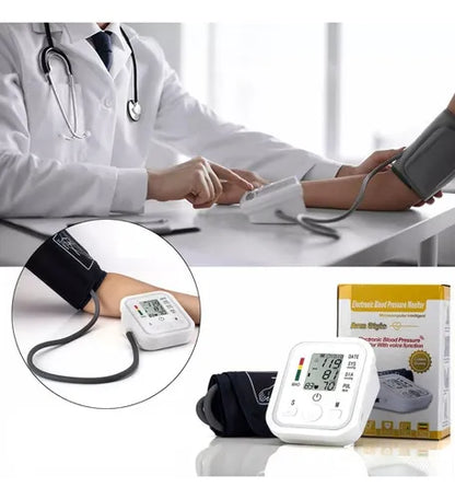 Tensiómetro Digital De Brazo Medidor Presion Arterial Pulso Color Blanco